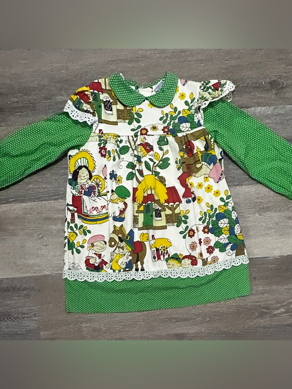 Vintage Folk Art Dress Size 6 • ILGWU Union Made • Cottagecore • Storybook Print